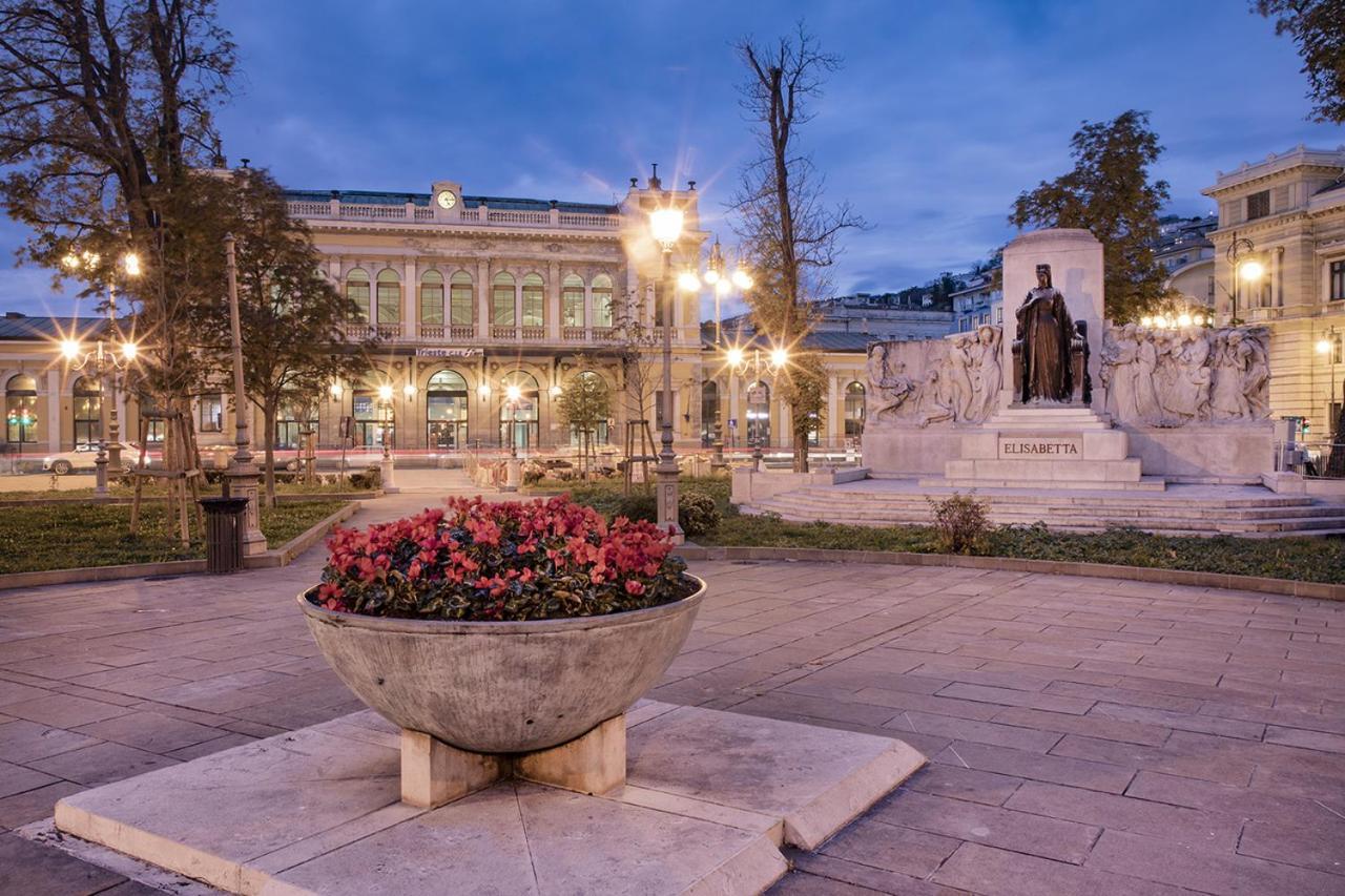 Casanova Trieste Centrale Exterior photo